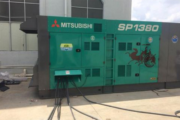 广陵为什么有些柴油发电机组的输出电压可以调节？