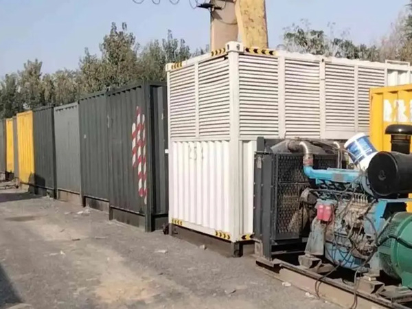 广陵200KW柴油发电机机组每小时油耗是多少？